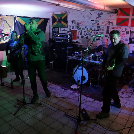 Anti-Clockwise (F) Punkrock City Hof - 9. Dezember 2024 (13).JPG